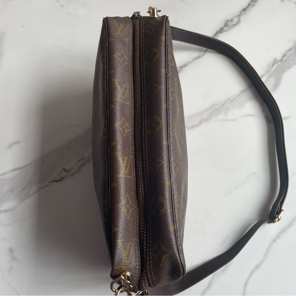 LV Monogram Handpainted  Crossbody 🫦 - Picture 9 of 13